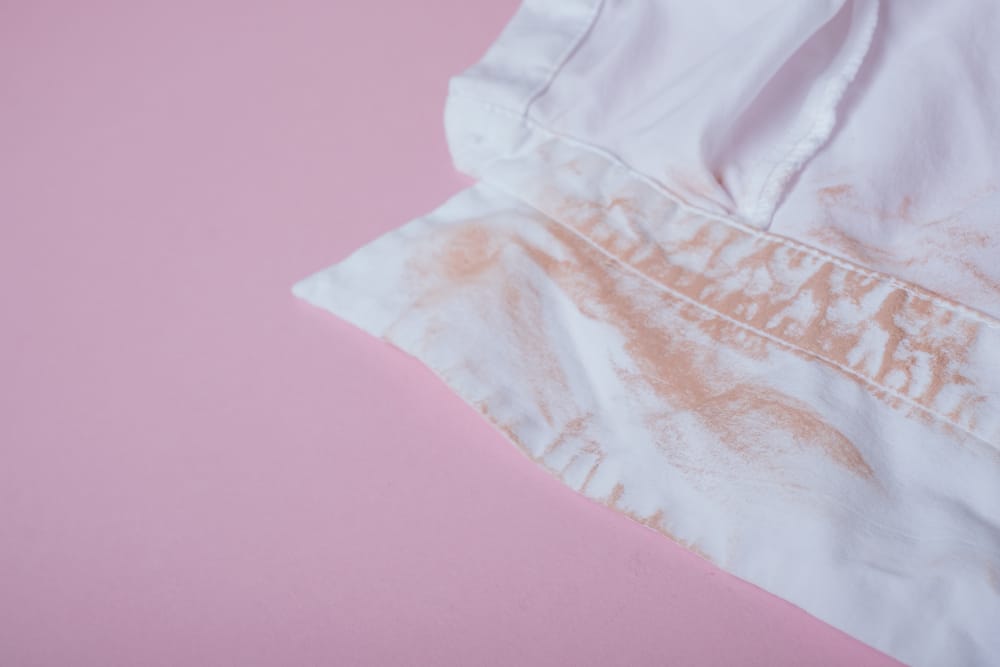 anbefale oversættelse Champagne How to Get Makeup Stains Out of Clothes - The Maids