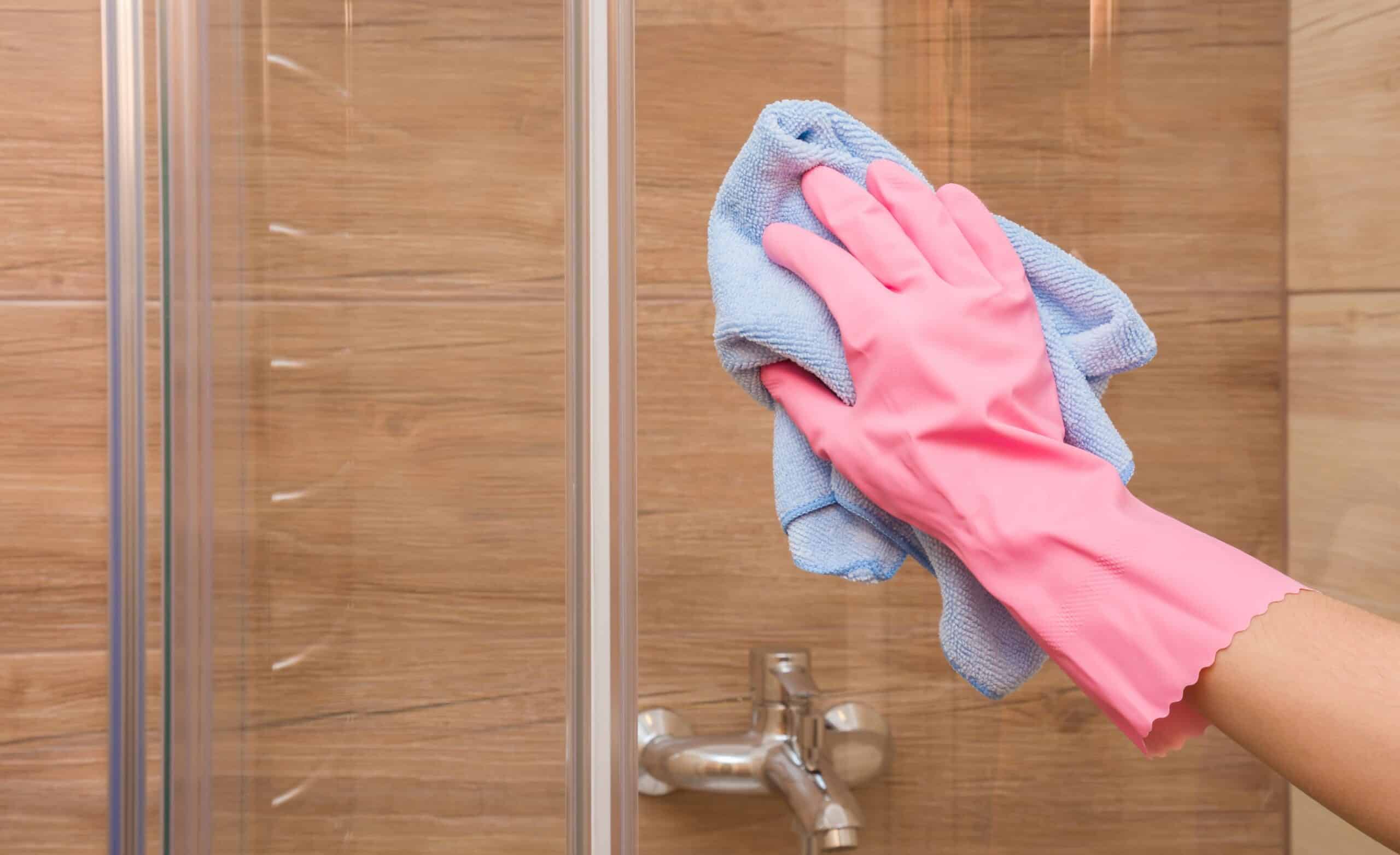 How To Keep Your Bathroom Glass Shower Doors Clean?