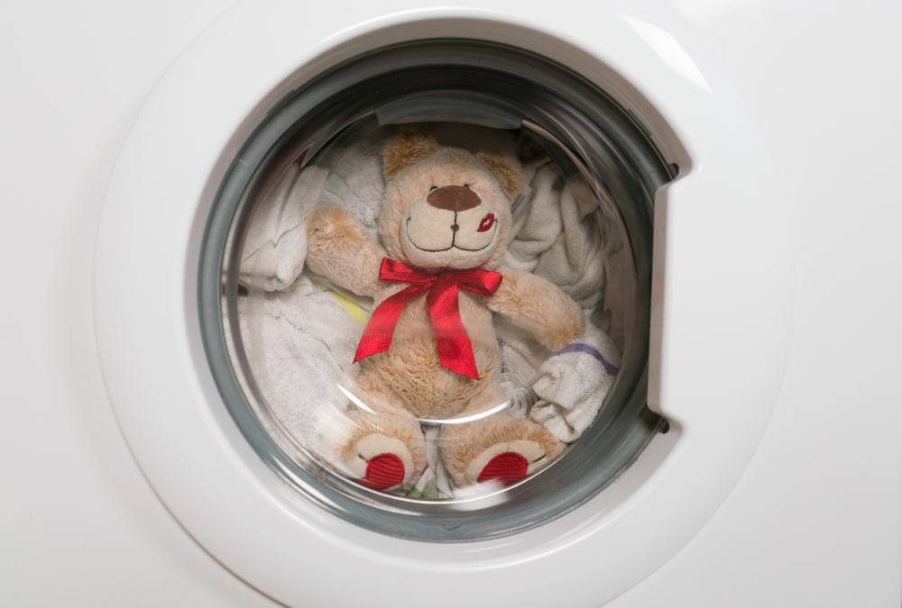 https://www.maids.com/wp-content/uploads/2022/12/wash-stuffed-animals.jpg